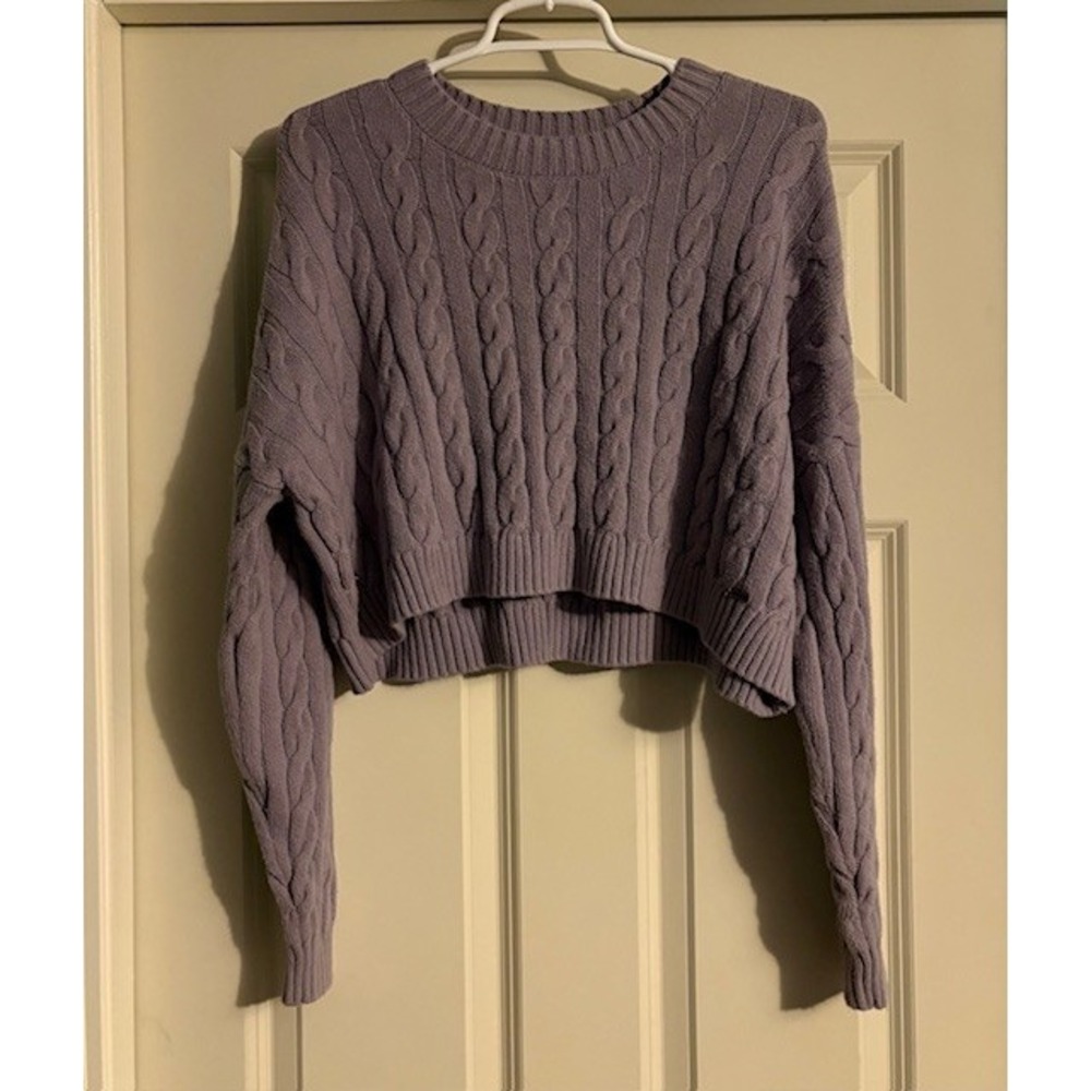 Hollister light purple cropped cable knit sweater, size XS